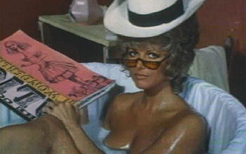 Claudia Cardinale in Popsy Pop